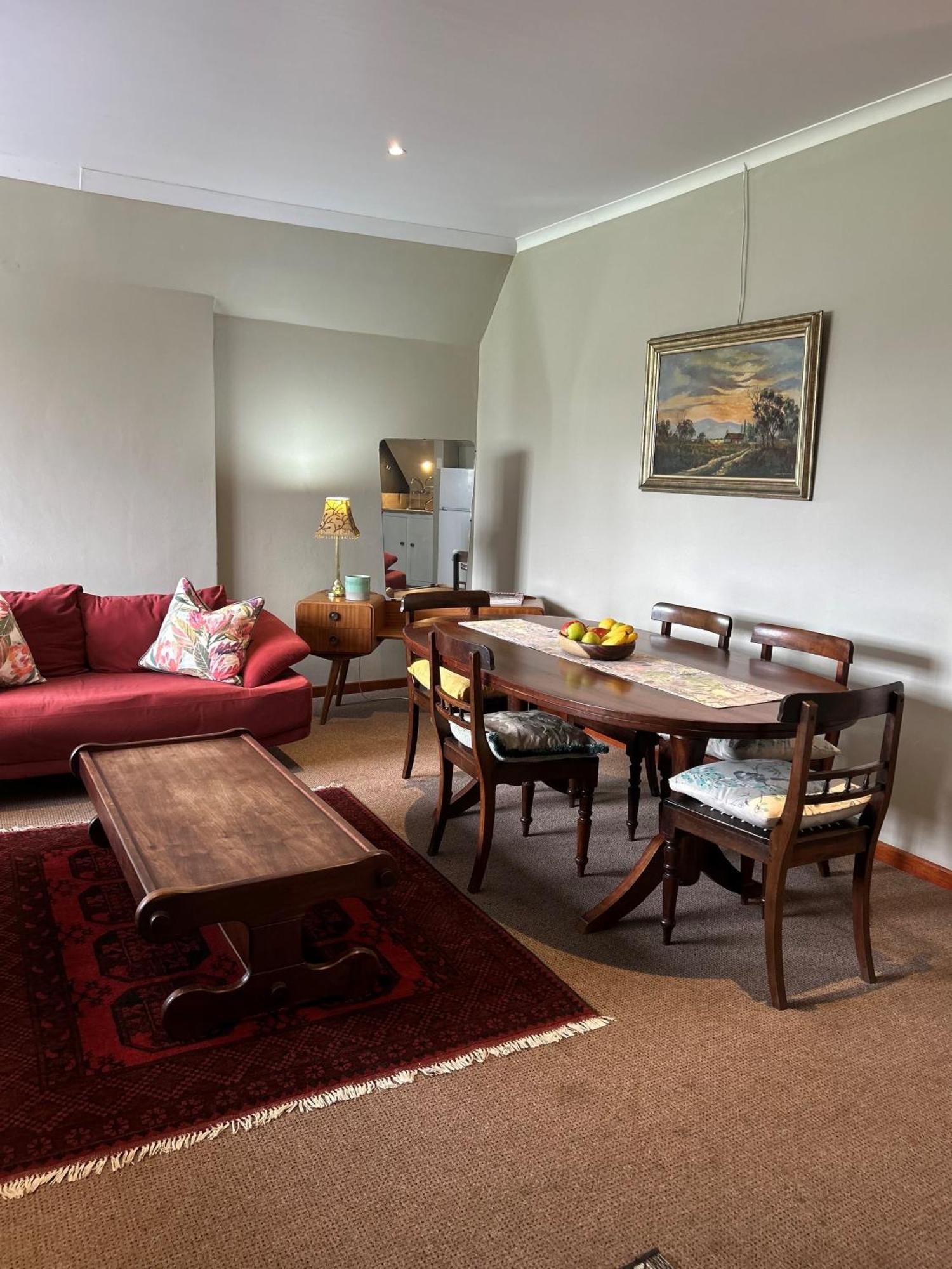 Be At Rest Accommodation George Luaran gambar